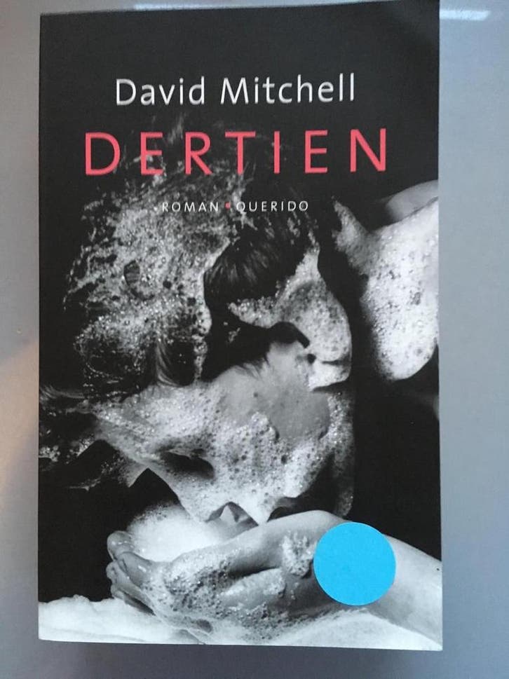 Dertien - David Mitchell 9789021474939, Boeken, Romans, Gelezen, Verzenden
