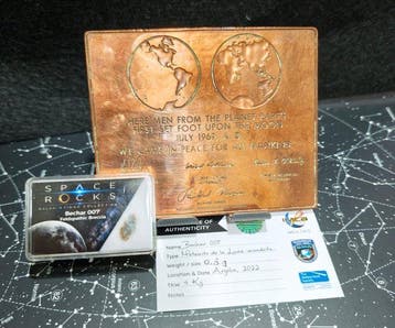 Herdenkingsplaat van de Apollo-11-missie - 1960-1970