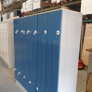 12-deurs Oostwoud ruimte besparende Z-lockerkast - 195x180x5, Ophalen of Verzenden, Nieuw