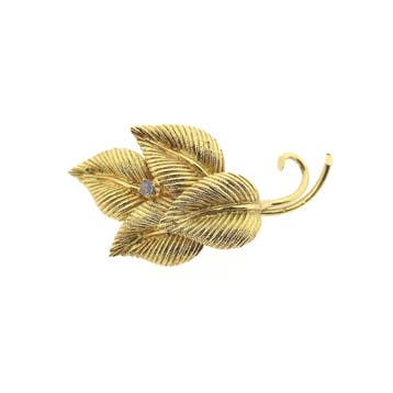 Gouden broche van bladeren met saffier, Sieraden, Tassen en Uiterlijk, Gebruikt, Ophalen of Verzenden, Met edelsteen, Goud
