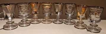 ISMIE showroom - Drinkservies (8) - acht Murano juwelen in