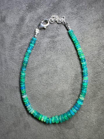Armband met groene opalen, gladde uit Ethiopië + 925 zilver.