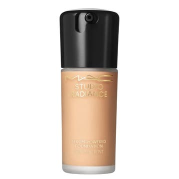 MAC Cosmetics - Studio Radiance Serum Foundation - C4.5, Ophalen of Verzenden, Nieuw, Gehele gezicht, Make-up
