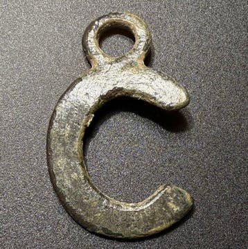Middeleeuwen, kruisvaardersperiode Brons Bijzondere hanger