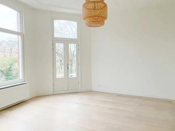 Te huur: Appartement Koningin Emmakade in Den Haag, Huizen en Kamers, Den Haag, Appartement, Zuid-Holland