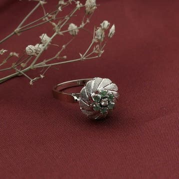 Gouden ring met smaragd en diamant; 0,03 ct., Gebruikt, Ophalen of Verzenden, 17 tot 18, Met edelsteen