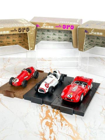 1:43 - Modelauto (3) - Collection of 3 Brumm Ferrari ,, Nieuw