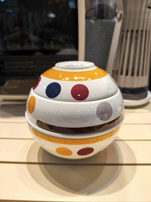 Villeroy & Boch - LA PETITE BOULE Memphis Spherical Stacking, Antiek en Kunst, Antiek | Meubels | Tafels
