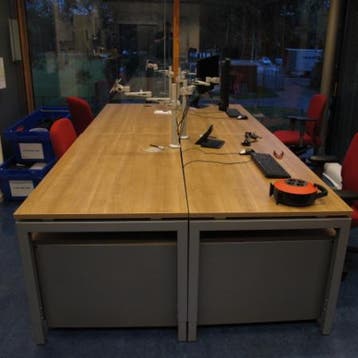 (MDK-101087) Madeko Kwadrant bureau 160 x 80 cm, Huis en Inrichting, Ophalen of Verzenden, In hoogte verstelbaar, Nieuw