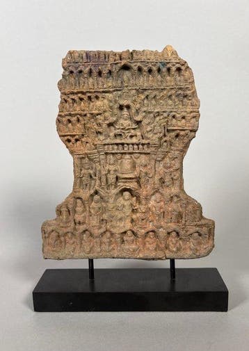 Oud-Indië Steengoed Sculptuur in zandsteen die de