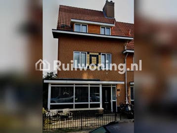 Amstelveen, hoekhuis met 5 kamers, 150 m², €1160, Huizen en Kamers, Amsterdam