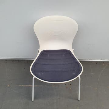 Fritz Hansen NAP stoel - blauwe stof (alleen per set), Ophalen of Verzenden, Nieuw