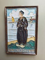 Tegel - cloisonné tegel - Volendam man - De Porceleyne Fles,, Antiek en Kunst
