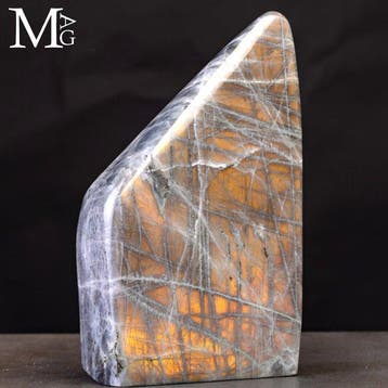 Madagascar Labradoriet – Oranje Goud Reflecties Labradoriet