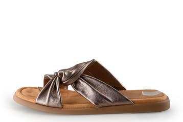 Unisa Slippers in maat 40 Goud, Kleding | Dames, Slippers, Overige kleuren, Verzenden, Zo goed als nieuw