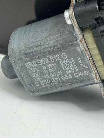 Raammotor rechts achter VW Polo 6R bj.2012 Artnr.6R0959812G, Gebruikt, Volkswagen