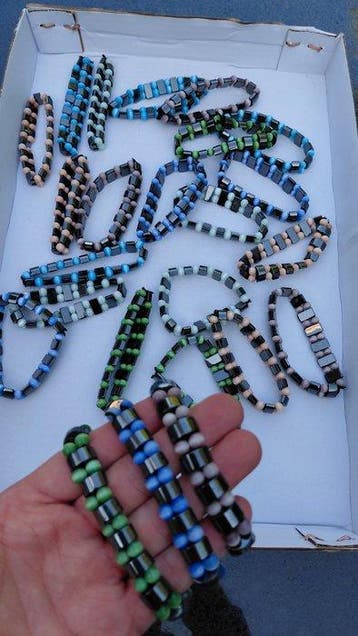 Verzameling rekbare Hematiet edelsteen armbanden- 735 g -, Verzamelen, Mineralen en Fossielen