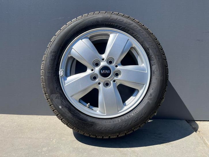 16 inch Styling 517 WINTER voor uw Mini Cooper F55 F56 F5..., Auto-onderdelen, Banden en Velgen, Ophalen