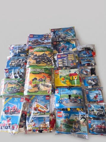 Lego Set - City - RARE Vintage & Ninjago LEGO Lot | 9445, Nieuw