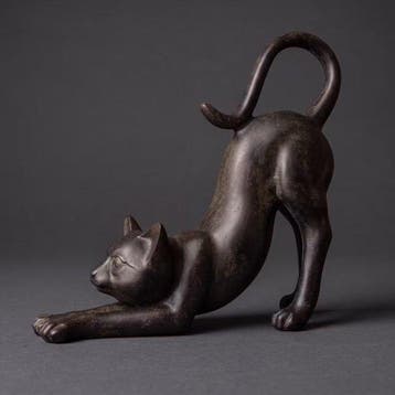 Beeld, Kat aan het uitrekken - 23.5 cm - Hars