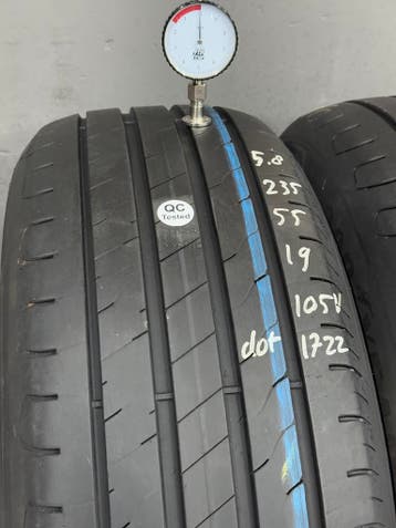 235/55/19 105V Goodyear zomerbanden 5,8mm profiel 2 stuks, Auto-onderdelen, Banden en Velgen, 19 inch, Gebruikt, Ophalen of Verzenden