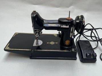 Singer Featherweight 221K1 (1951) Naaimachine - IJzer