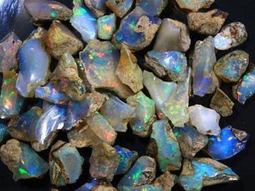 Geen Reserve - Ct. 82.0 Topkleur Ethiopische Opaal - Ruwe