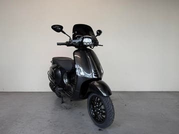 Vespa Sprint Snor 25 km, BWJ 04-2020, Ceramic Grey, Fietsen en Brommers, Scooters | Vespa, Gebruikt, Ophalen of Verzenden, Benzine