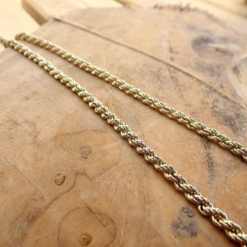 Gouden lange gedraaide schakelketting, Ophalen of Verzenden, Gebruikt, Overige kleuren, Goud