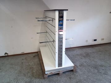 Dubbelzijdige kledingrek met haken - B127 x D67,5 x H134 cm, Gebruikt