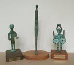 Beeld, 3 beeldjes uit de Italiaanse Oudheid - 23 cm - brons,