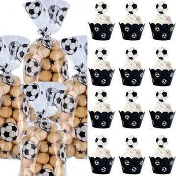 12 voetbal cellofaan zakjes, 12 cupcake bakjes en 12-toppers, Ophalen of Verzenden, Nieuw, Versiering, Verjaardag