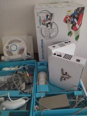 Nintendo - Wii - 2Console Wii Mario avec accessoires presque, Spelcomputers en Games, Nieuw