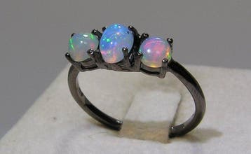 Opaal ring - Hoogte: 24 mm - Breedte: 20.7 mm- 1.9 g - (1)