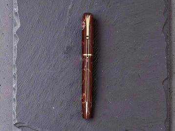 Parker - Premiere Burgundy Marble - 14K Duofold Gold Nib &, Nieuw