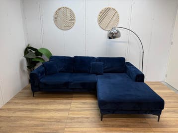 Donkerblauwe Velvet Hoekbank met Chaise Longue, 250 tot 300 cm, Hoekbank, Ophalen of Verzenden, Zo goed als nieuw