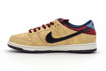 SALE! Nike SB Dunk Low | Maat 49,5 | City Of Cinema, Nike, Nieuw, Ophalen of Verzenden, Sneakers of Gympen