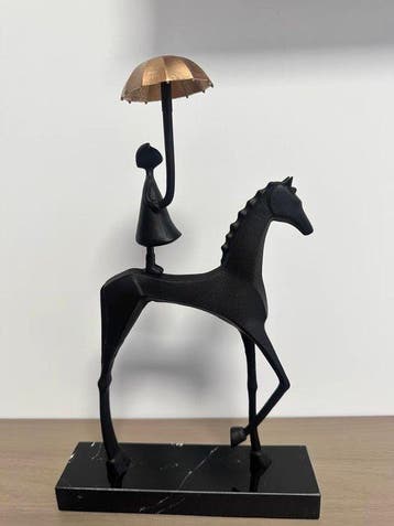 Beeldje - Dream Girl - 1,6 kg - Gietijzer
