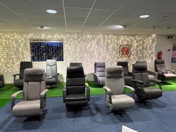 Jaxx Sta op en relax stoel met hoge showroomkorting, Verzenden, Minder dan 75 cm, Leer, Nieuw