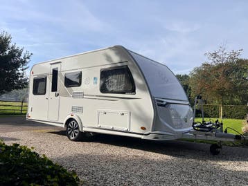 Knaus Sudwind 460 EU | 60 Years | Mover | Luifeltent |, 2 aparte bedden, Treinzit, Serviceluik, 4 tot 5 meter