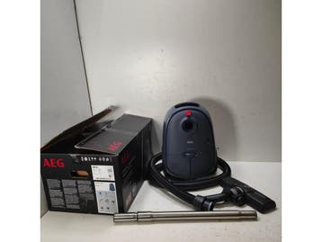 AEG AB61A4DB - Stofzuiger met zak - Turboborstel - 850W, Witgoed en Apparatuur, Verzenden, Zo goed als nieuw
