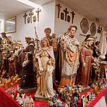 Hier kom je ogen tekort – 800 m² religieuze schatten!, Antiek en Kunst