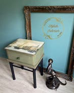 Stylish Interior - Nachtkastje - Hout, Antiek en Kunst