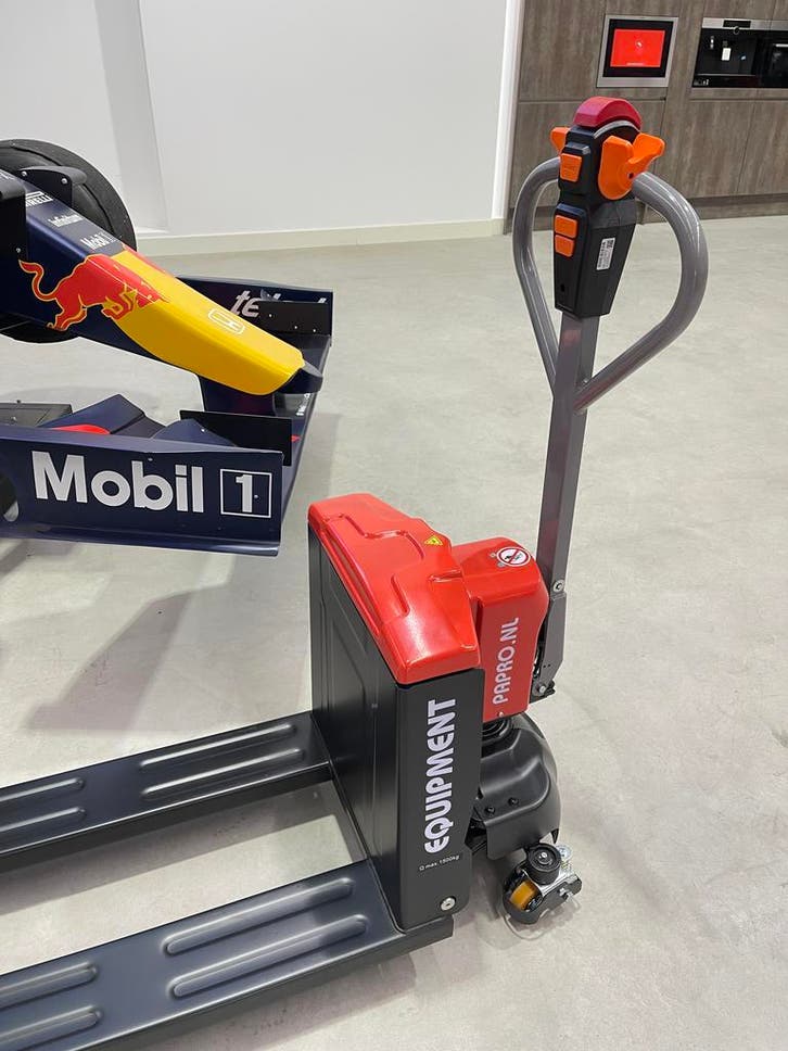 Nieuw model Pallettruck 1500kg / 2000KG met side wheels!, Doe-het-zelf en Verbouw, Palletwagens en Pompwagens, Nieuw, Ophalen of Verzenden