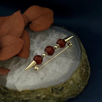 Vintage gouden broche met carneool, Gebruikt, Ophalen of Verzenden, Met edelsteen, Goud