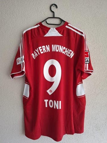FC Bayern München - Duitse voetbal competitie - Luca Toni -, Nieuw
