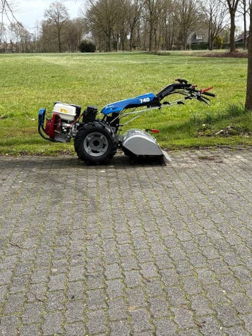 Te huur: Tuinfrees/grondfrees, Nieuw