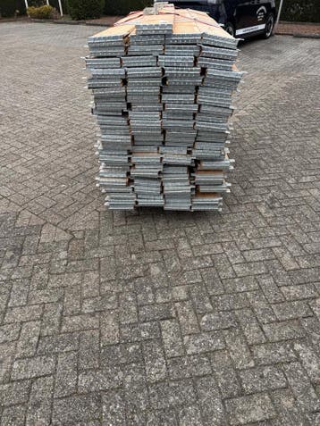 92 gebruikte pallet­randen voor europallets, Ophalen of Verzenden