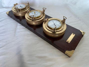 Maritieme objecten - Vintage weerstation met