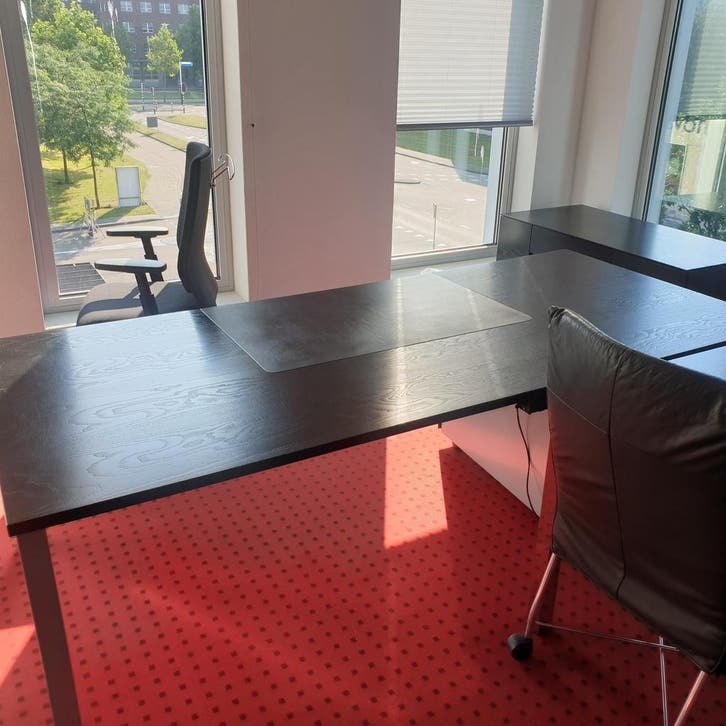 Mooi directiebureau met zwart blad afm 220x100 cm, Huis en Inrichting, Bureaus, Ophalen of Verzenden